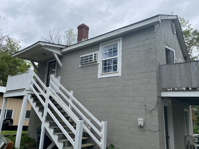 Entry stairs with covered entry - 208 Meade Ave