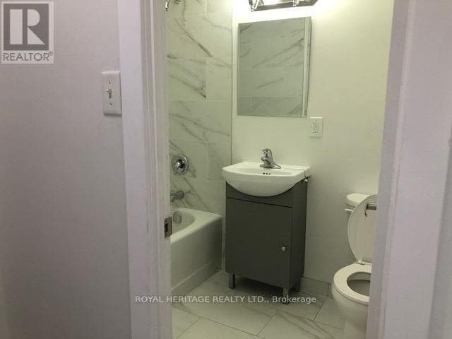 Photo du bâtiment - 945-945 Simcoe St N