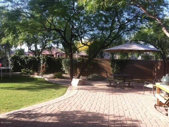 Building Photo - Chandler beauty!