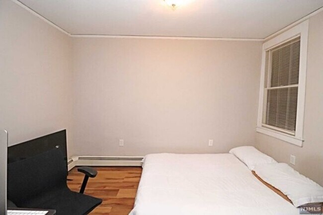 Foto del edificio - 208 N 3rd St