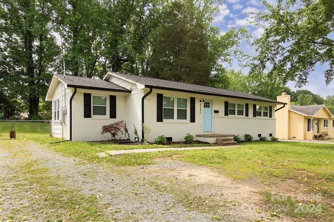 Building Photo - 4242 Tipperary Pl