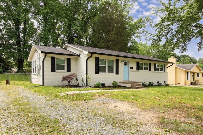 Foto del edificio - 4242 Tipperary Pl