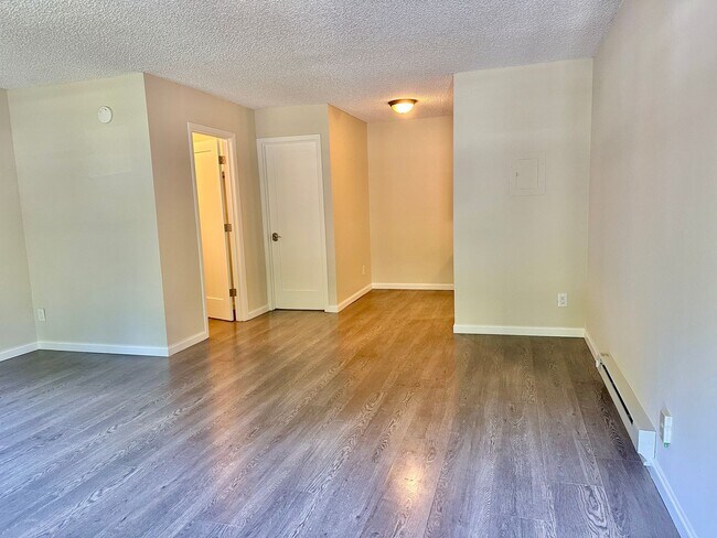 Foto del edificio - Chic and Updated Studio in Prime Location