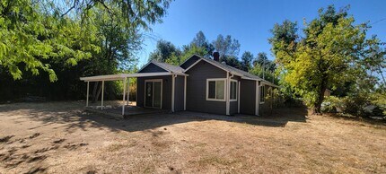 Building Photo - 2035 Jewell Ln