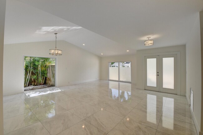 Foto del edificio - 1481 SW 20th St