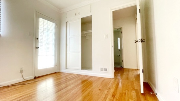 Foto del edificio - 659 Midvale Ave