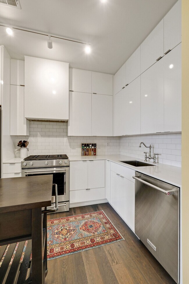 Foto del edificio - 1380 Quincy St NW