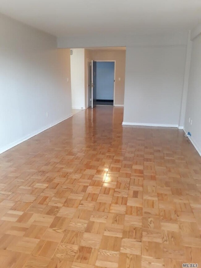 Building Photo - 55 S Bergen Pl