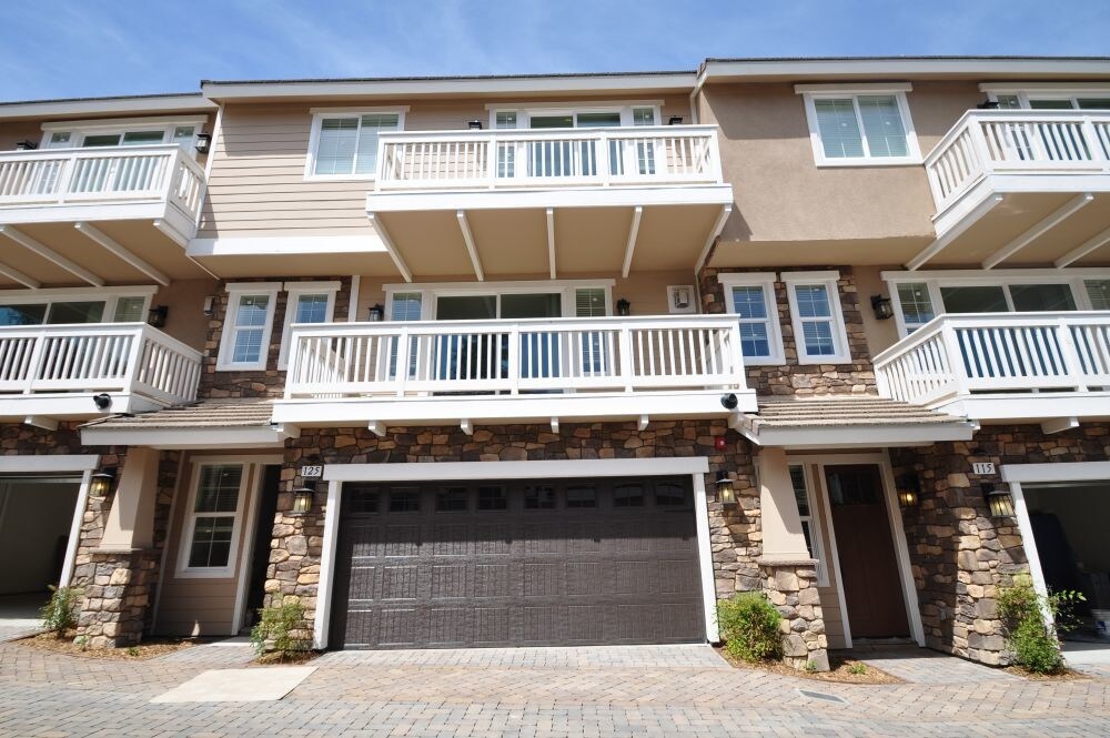 Foto principal - 2529 Navarra Dr