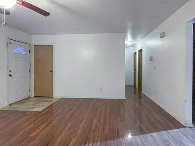 Building Photo - 1298 Hartzog Loop