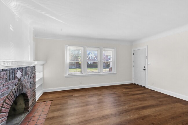 Building Photo - 13533 Santa Rosa Dr