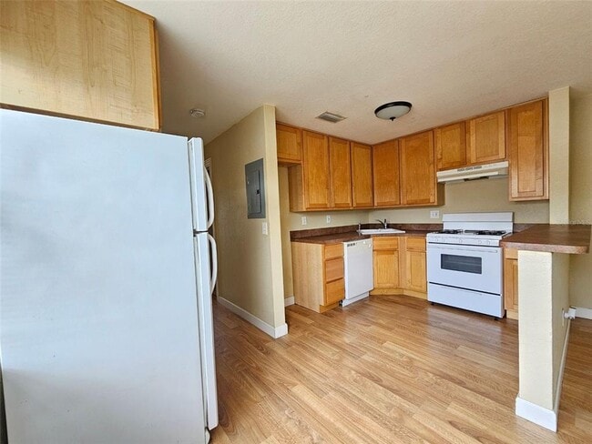 Building Photo - 117 N Evergreen Ave