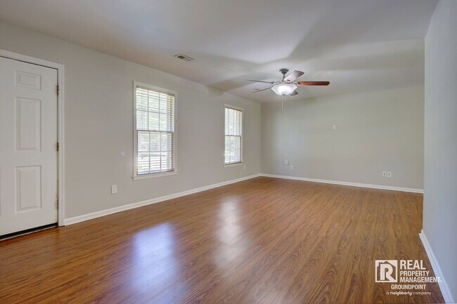 Foto del edificio - 125 Tiffany Ln