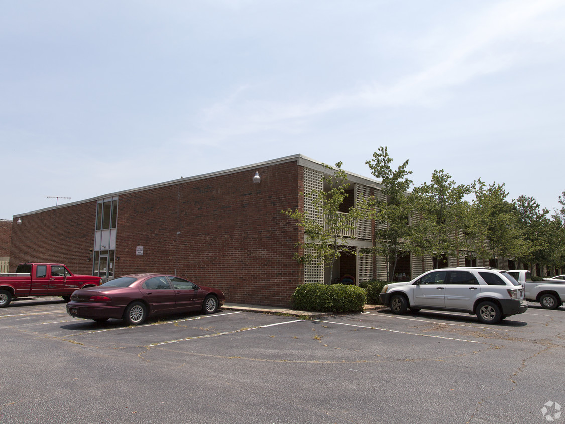 Building Photo - Azalea Apartments