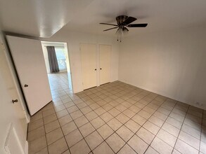 Building Photo - 820 W Alabama St