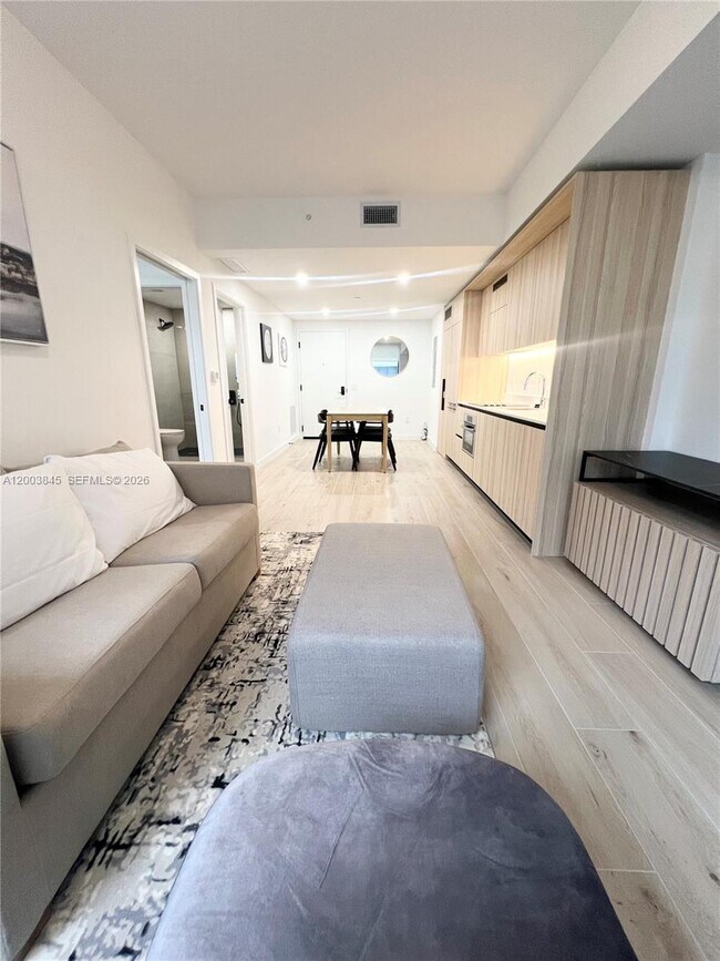 Foto del edificio - 225 N Miami Ave