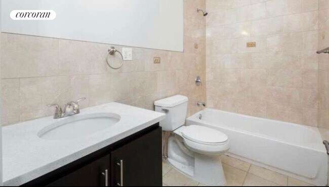 Foto del edificio - 221 Manhattan Ave