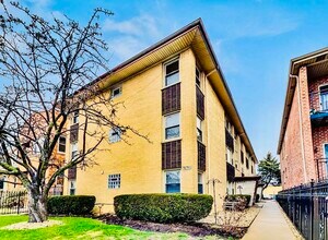 Building Photo - 5636 W Goodman St