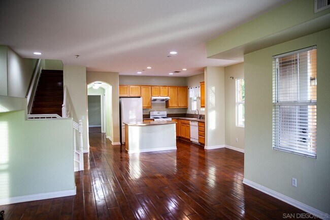 Building Photo - 1490 Clearview Way