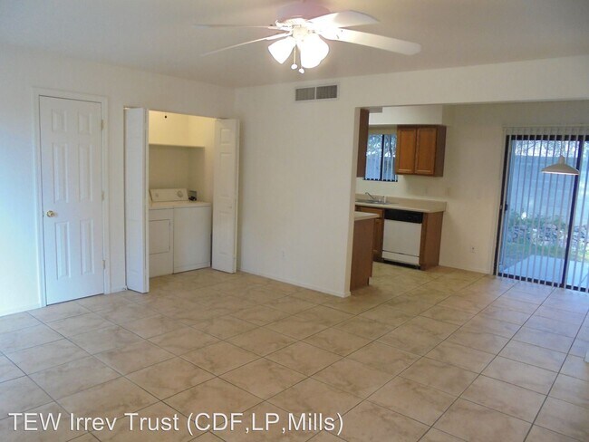 Building Photo - 328-338 E Limberlost Dr