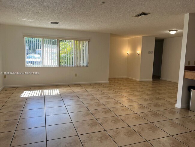 Building Photo - 432 NW 23rd Pl