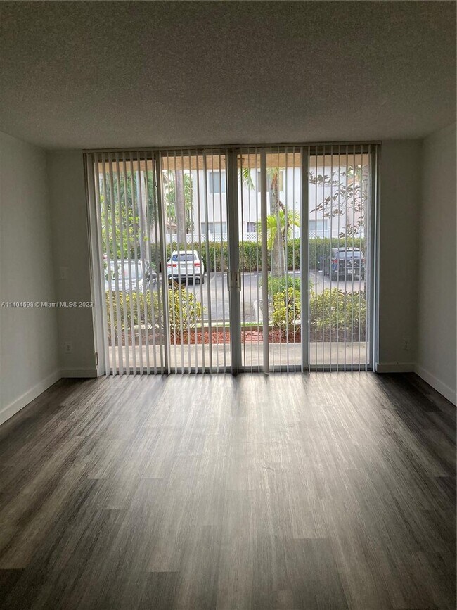 Foto del edificio - 1450 SE 3rd Ave