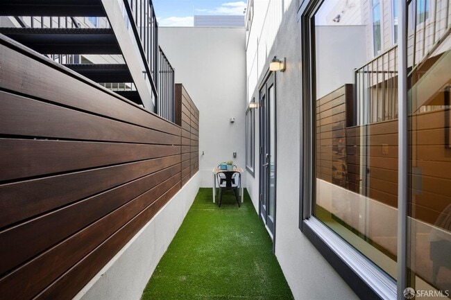 Foto del edificio - 3483 22nd St