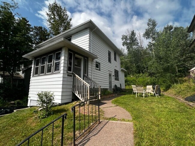 Foto del edificio - Duluth MN - 3 Bed - 1 1/4 bath