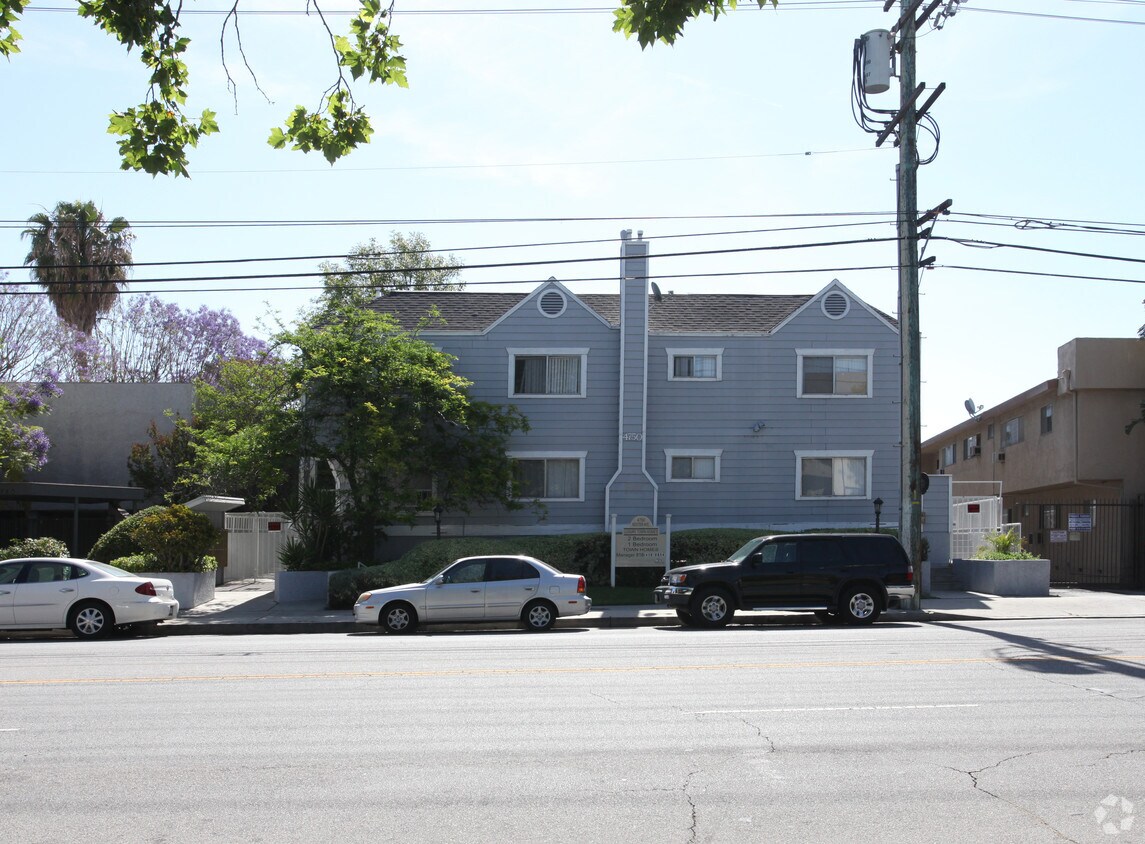 Foto del edificio - 4750 Kester Ave