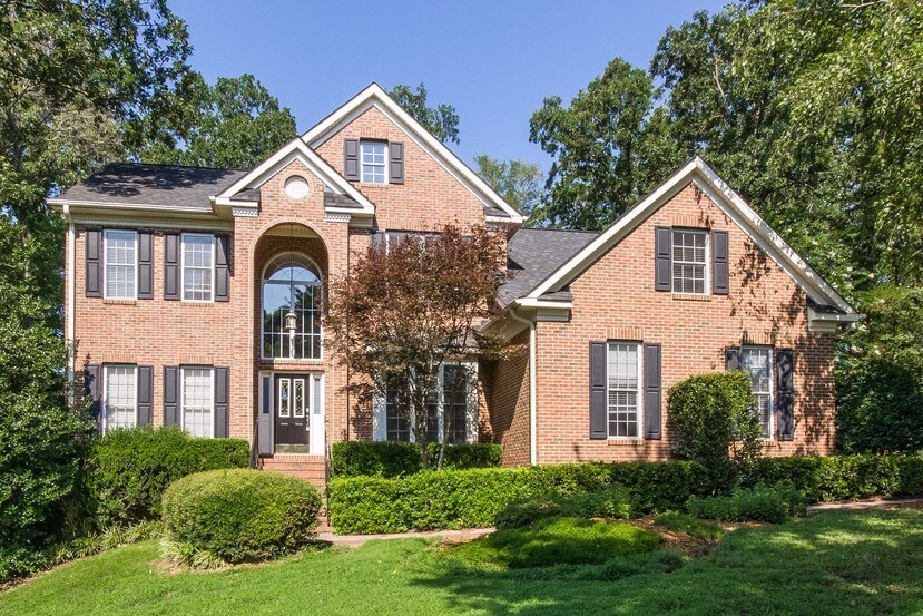 Foto principal - 7000 Weddington Brook Dr