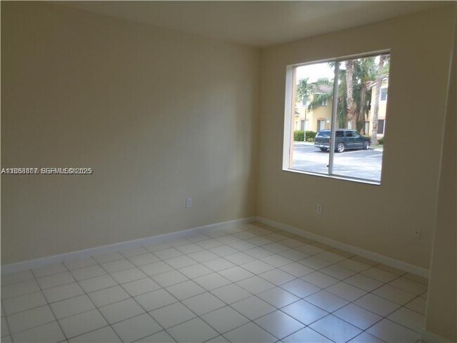 Foto del edificio - 2621 SE 15th Pl