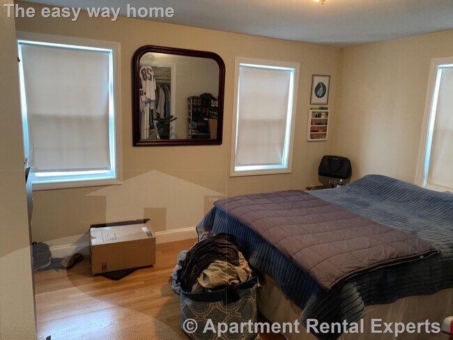 Building Photo - Porter Sq 2BR - Parking Included- 6 min wa...