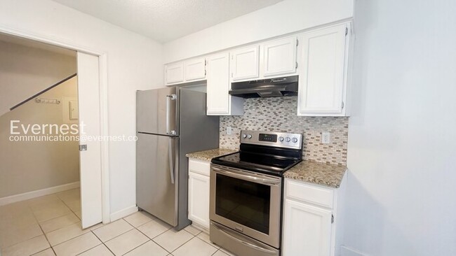Foto del edificio - 900 Taulbee Ln