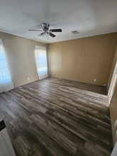 Building Photo - 901 NE 95th St