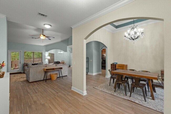 Foto del edificio - 711 Lime Ln