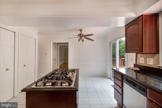 Building Photo - 13920 Wagon Way