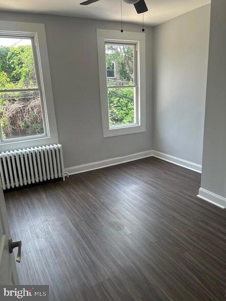 Foto del edificio - 2025 Kennedy Ave