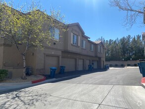 Building Photo - 9901 Trailwood Dr