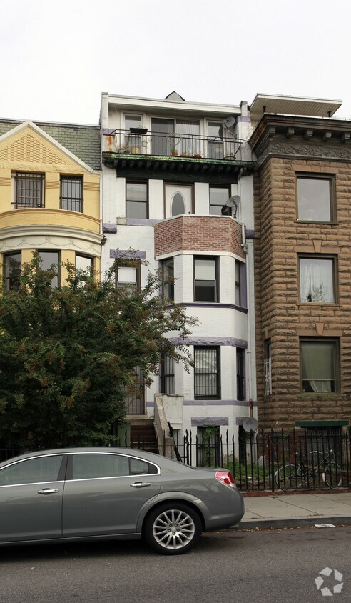 Foto del edificio - 1441 Girard St NW