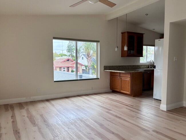 Building Photo - 538 Brooks Ave