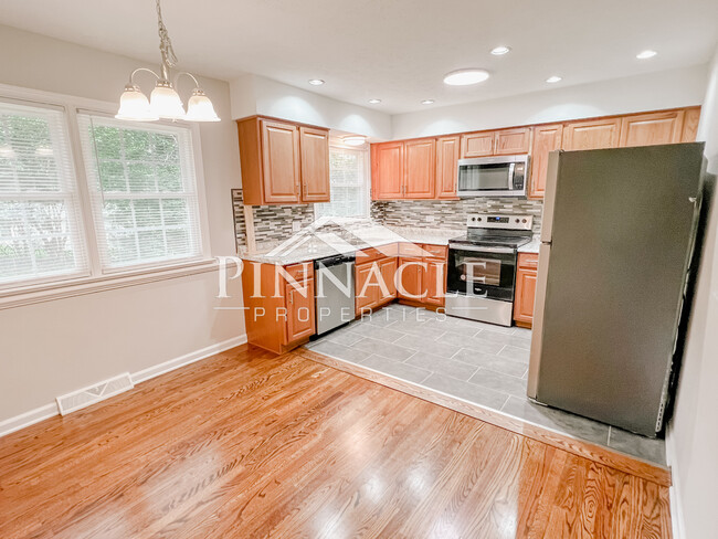 Kitchen - 1308 Ashbourne Dr