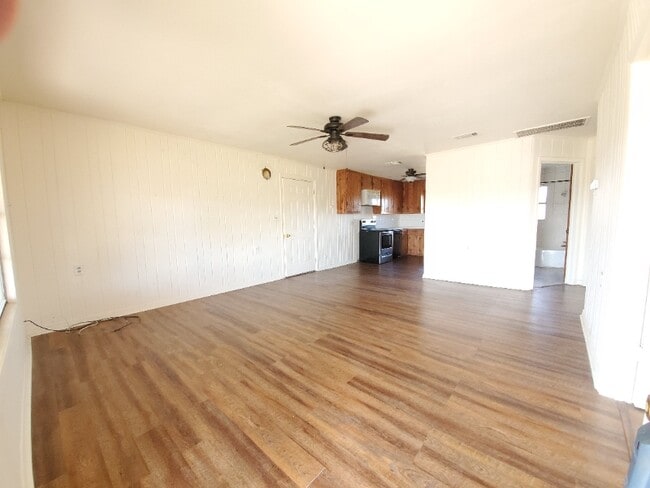Building Photo - 615 FM 1466