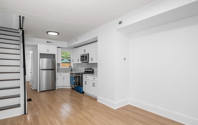 Foto del edificio - Port Richmond 3bd/2.5bth w/ Patio and Den (HCV Approved)