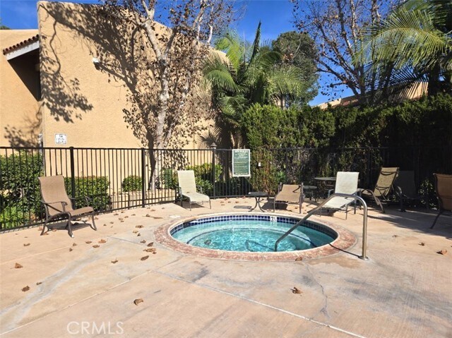 Foto del edificio - 1101 W MacArthur Blvd