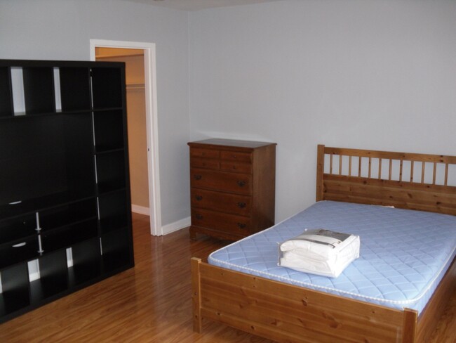 Open Plan Bedroom Area - 1011 Arlington Blvd