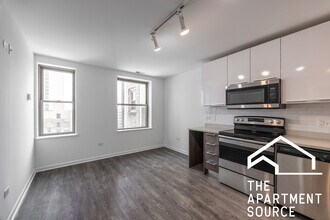 Building Photo - 940 W Winona St