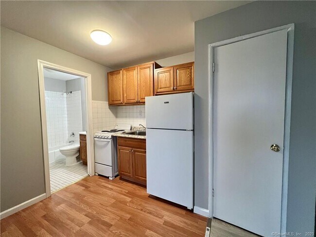 Building Photo - 85 Union Ave