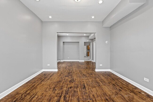 Building Photo - 4219 W Cullerton St