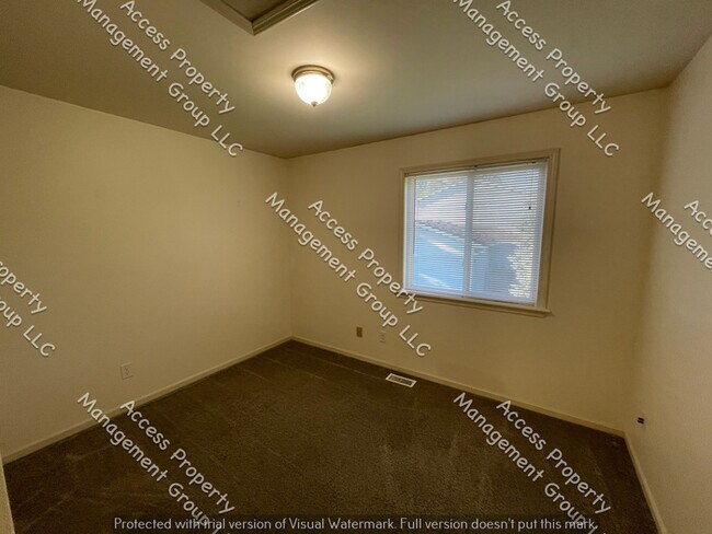 Foto del edificio - Spacious 4 Bedroom Forest Hills Home!