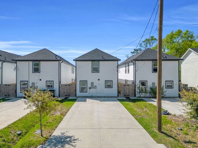 Foto del edificio - 8124 Sterlingshire St